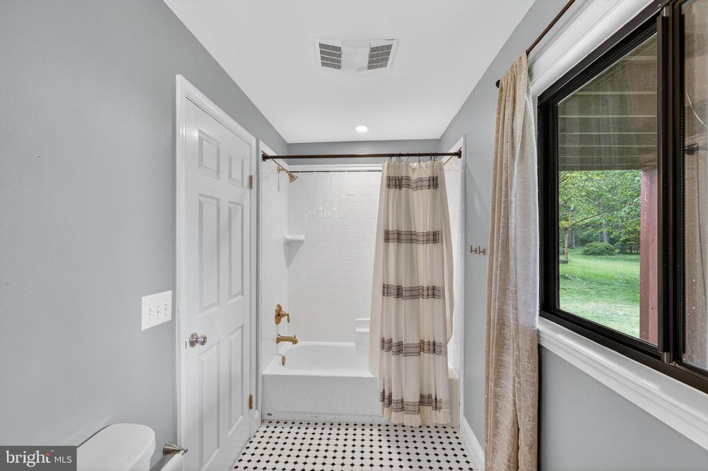 Image 23 of property listing at 5608 BIMINI CT, Churchton, MD 20733