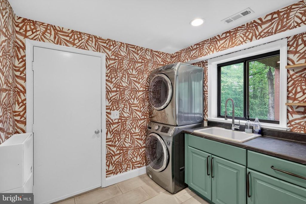 Image 25 of property listing at 5608 BIMINI CT, Churchton, MD 20733