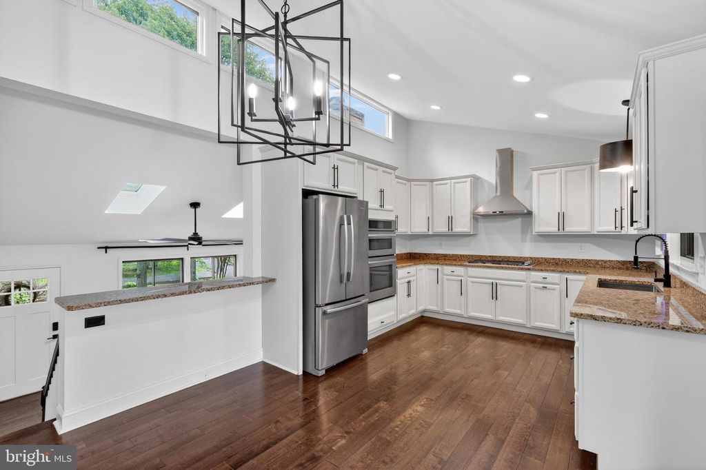 Image 6 of property listing at 5608 BIMINI CT, Churchton, MD 20733