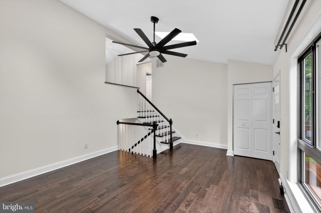 Image 8 of property listing at 5608 BIMINI CT, Churchton, MD 20733