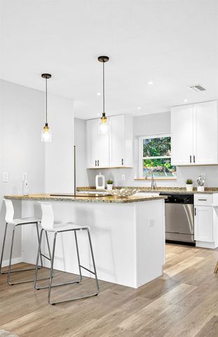 4697 LINWOOD STREET, Sarasota, FL 34232