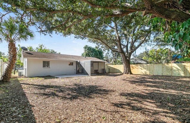 4697 LINWOOD STREET, Sarasota, FL 34232