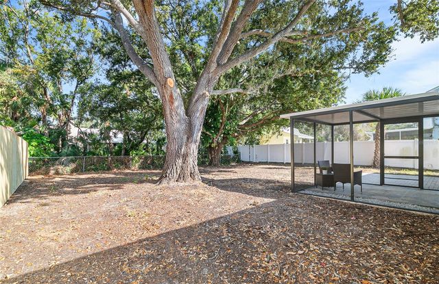 4697 LINWOOD STREET, Sarasota, FL 34232