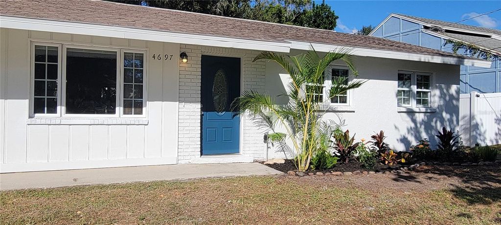 Image 2 of property listing at 4697 LINWOOD STREET, Sarasota, FL 34232