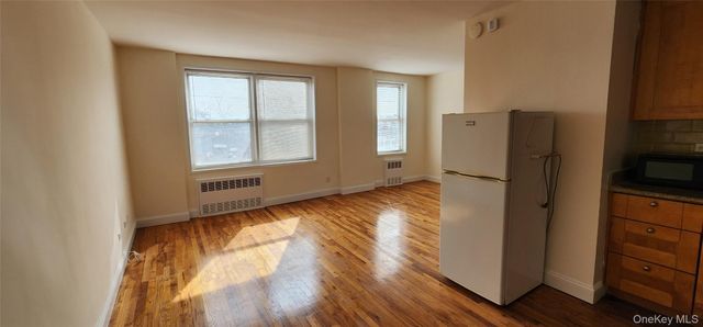 222-89 Braddock Ave 3-D, Bellerose, NY 11428