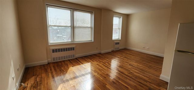 222-89 Braddock Ave 3-D, Bellerose, NY 11428