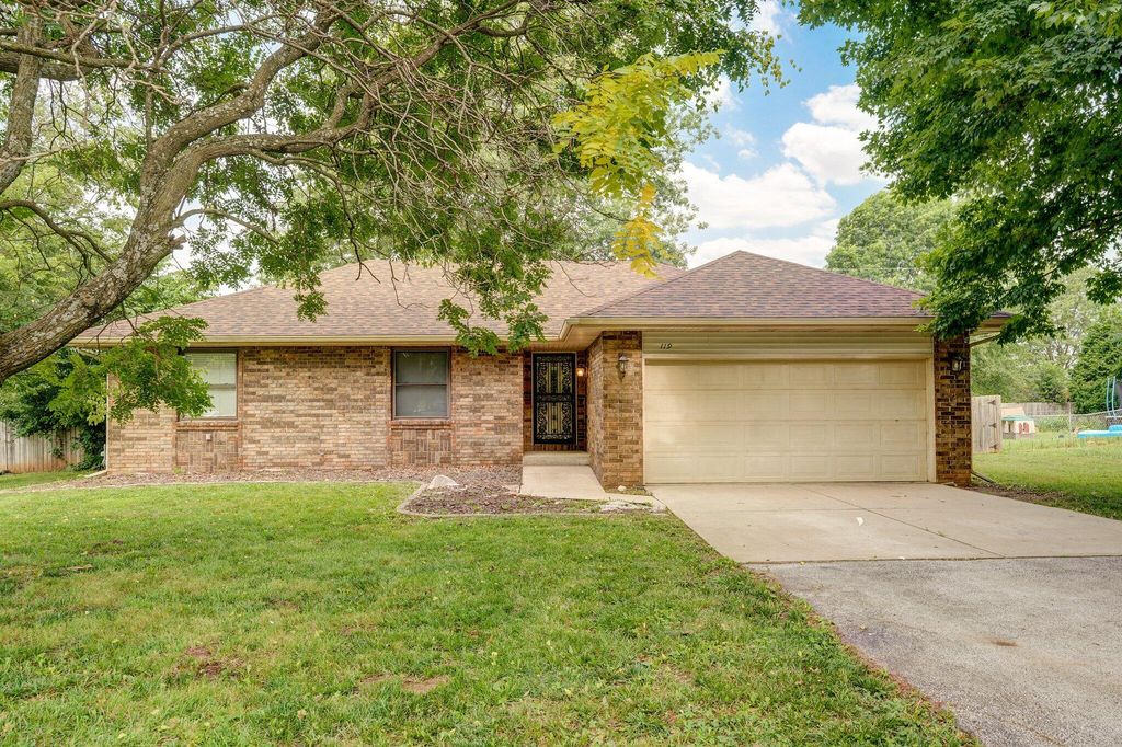 119 North Grand Prairie Drive, Willard, MO 65781
