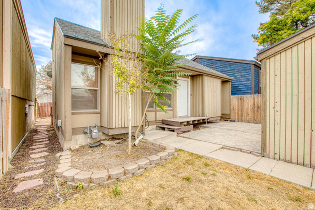 2487 W DUTCH DRAW DR, Taylorsville, UT 84129 — exterior