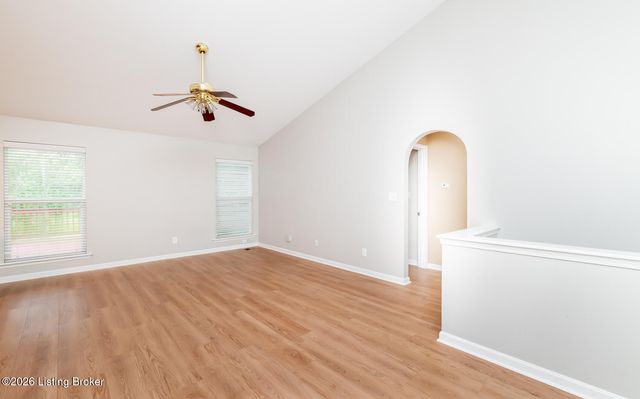 3425 Stony Farm Dr, Louisville, KY 40299