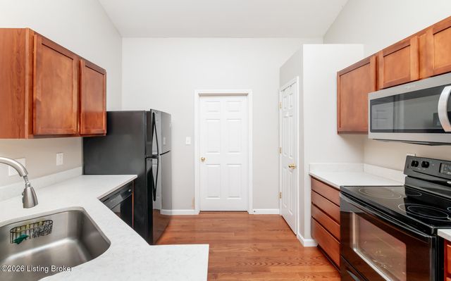 3425 Stony Farm Dr, Louisville, KY 40299