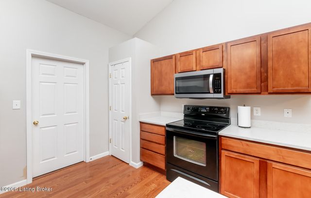 3425 Stony Farm Dr, Louisville, KY 40299