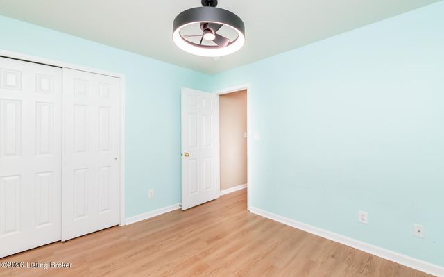 3425 Stony Farm Dr, Louisville, KY 40299