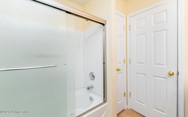 3425 Stony Farm Dr, Louisville, KY 40299