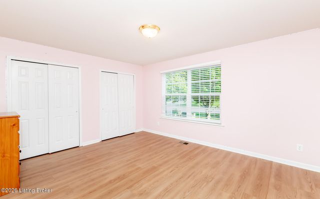 3425 Stony Farm Dr, Louisville, KY 40299