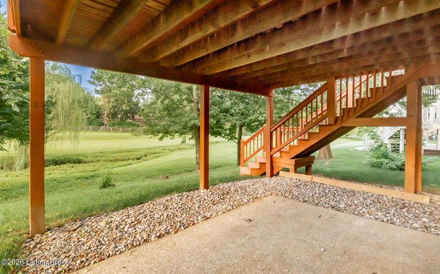 3425 Stony Farm Dr, Louisville, KY 40299