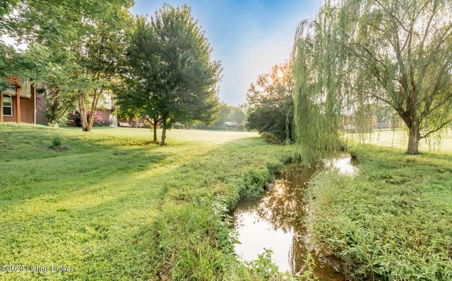 3425 Stony Farm Dr, Louisville, KY 40299