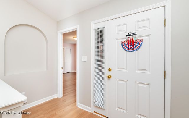 3425 Stony Farm Dr, Louisville, KY 40299