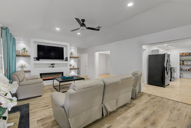 11938 Stroud Dr Drive, Houston, TX 77072