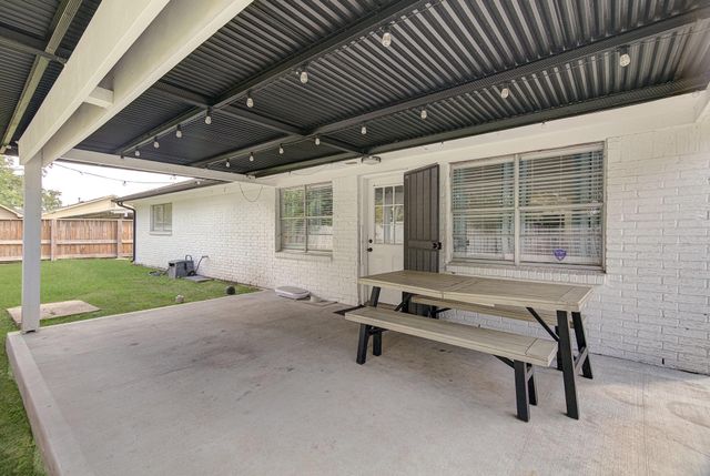 11938 Stroud Dr Drive, Houston, TX 77072