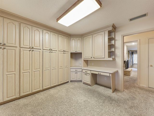 6515 Ridgeview Circle, Dallas, TX 75240