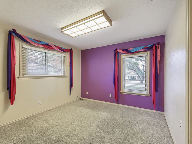 6515 Ridgeview Circle, Dallas, TX 75240