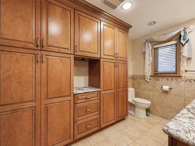 6515 Ridgeview Circle, Dallas, TX 75240