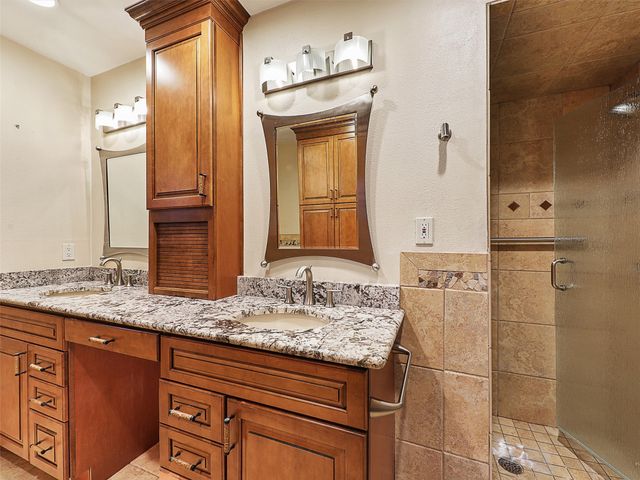 6515 Ridgeview Circle, Dallas, TX 75240