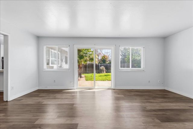 9032 Talisman Dr, Sacramento, CA 95826