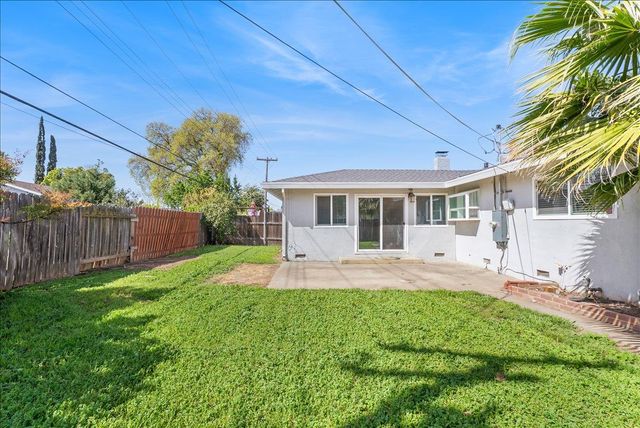 9032 Talisman Dr, Sacramento, CA 95826