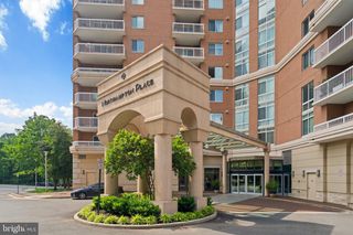 3101 N Hampton Dr Apt 715, Alexandria, VA 22302