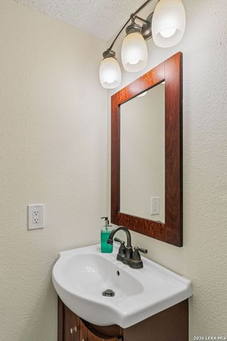 4330 Hollow Hill, San Antonio, TX 78217