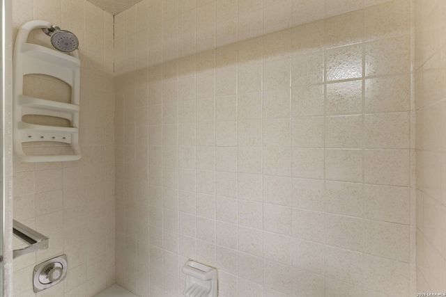 4330 Hollow Hill, San Antonio, TX 78217