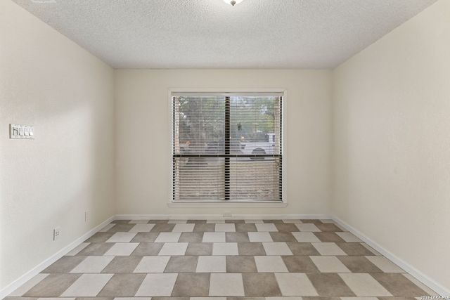 4330 Hollow Hill, San Antonio, TX 78217