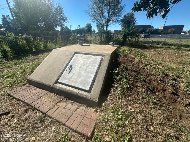 2320 S Willard Avenue, Joplin, MO 64804