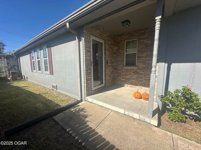 2320 S Willard Avenue, Joplin, MO 64804