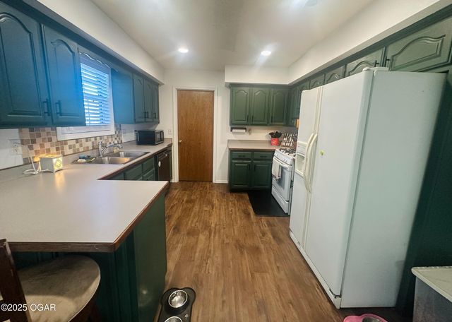 2320 S Willard Avenue, Joplin, MO 64804