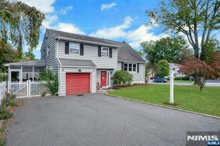 22 Ann Street, Verona, NJ 07044