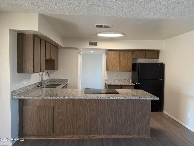 5249 W CROCUS Drive, Glendale, AZ 85306