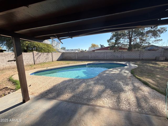 5249 W CROCUS Drive, Glendale, AZ 85306