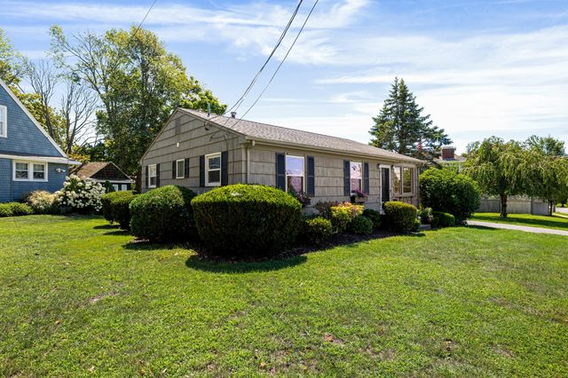 1747 Highland Avenue, Fall River, MA 02720