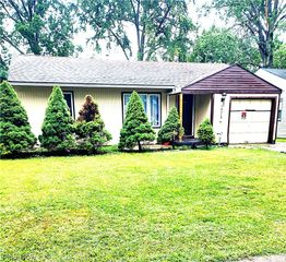14315 Viola Avenue, Cleveland, OH 44111