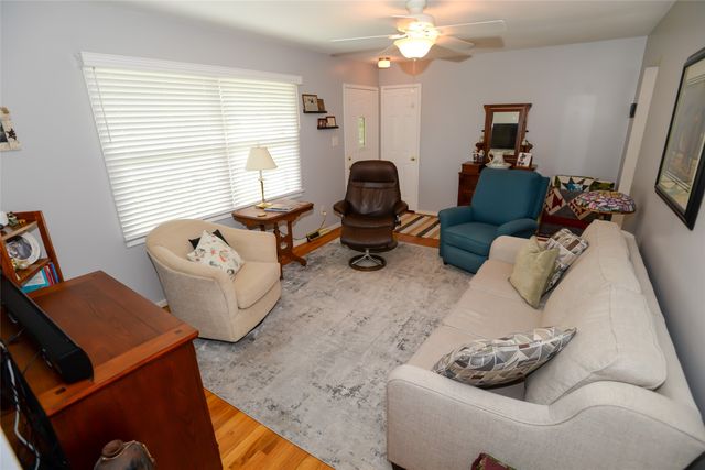 4500 71st Place, Urbandale, IA 50322