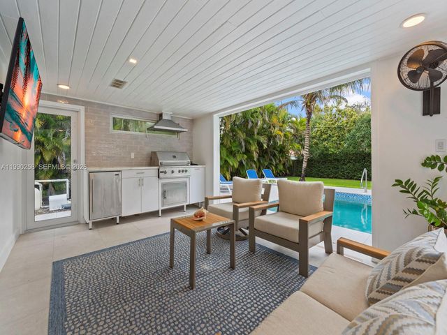14525 SW 84th Ave, Palmetto Bay, FL 33158