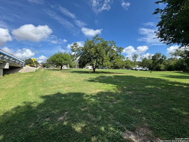 854 Live Oak, New Braunfels, TX 78130