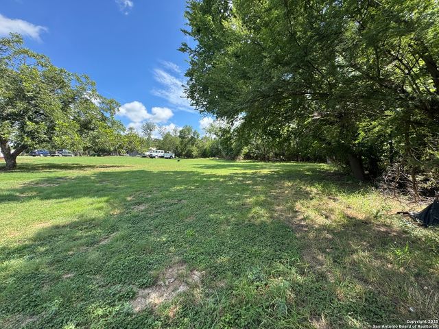 854 Live Oak, New Braunfels, TX 78130