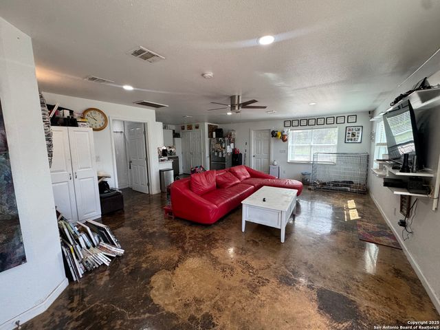 854 Live Oak, New Braunfels, TX 78130