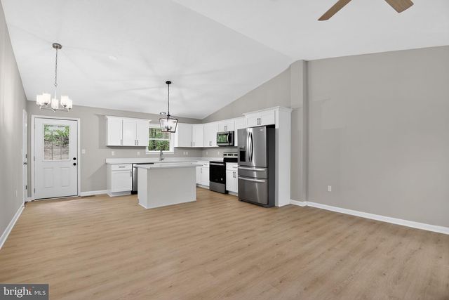 827 GREENE ACRES RD S, Stanardsville, VA 22973