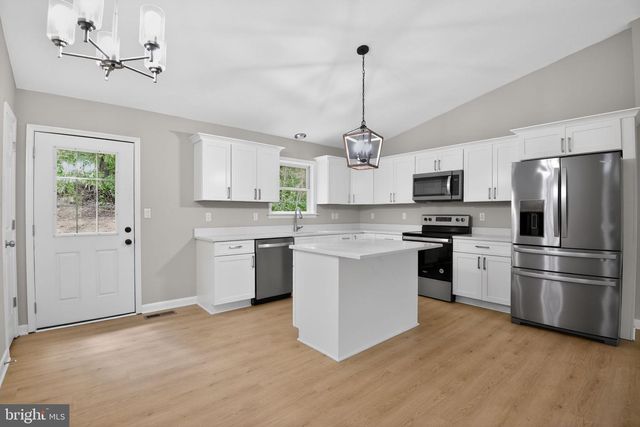 827 GREENE ACRES RD S, Stanardsville, VA 22973