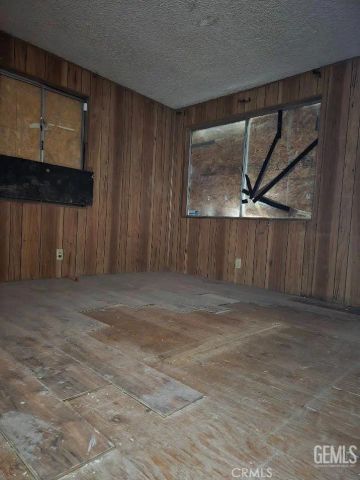 2230 Harnage Street, Mountain Mesa, CA 93240