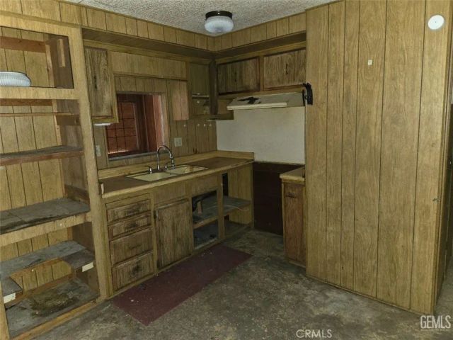 2230 Harnage Street, Mountain Mesa, CA 93240